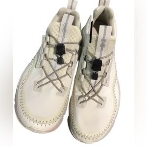 Women’s OC On Cloud white gym shoes 6 New